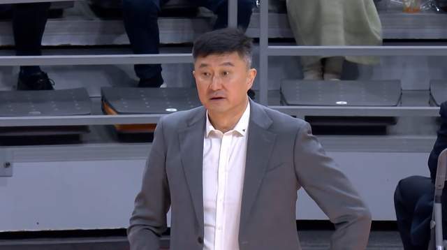 九游娱乐app下载-强强对话！广东今晚7:35恶斗豪门，杜锋要给卢伟上一课，央视直播