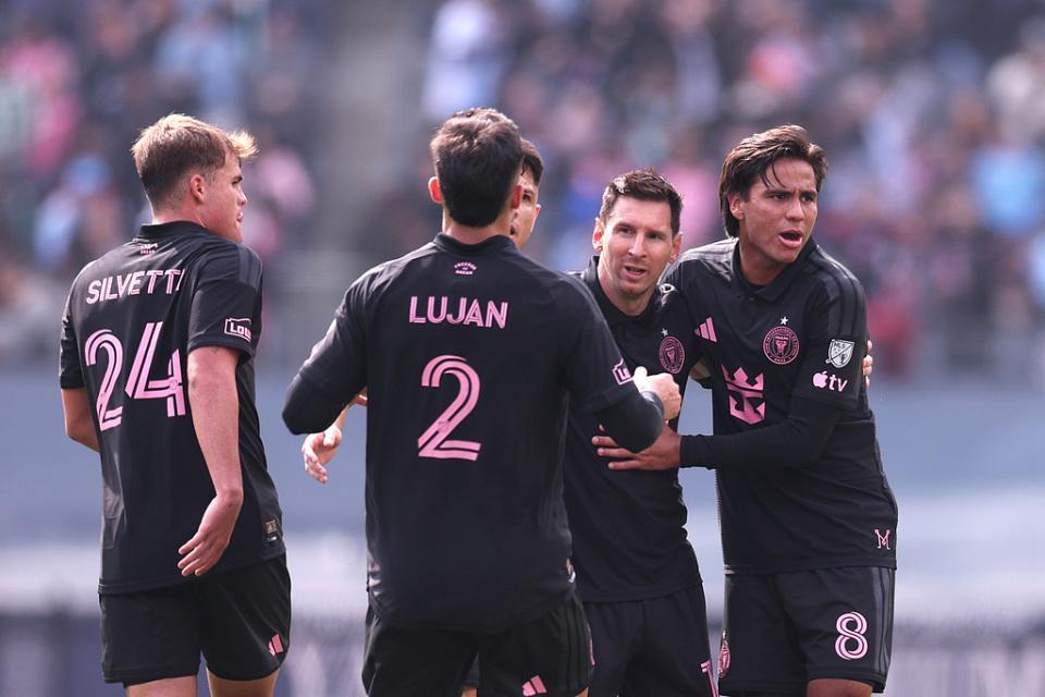 九游娱乐app下载-3-2！迈阿密终结各项赛事3连平 38岁梅西2中柱后任意球世界波救主