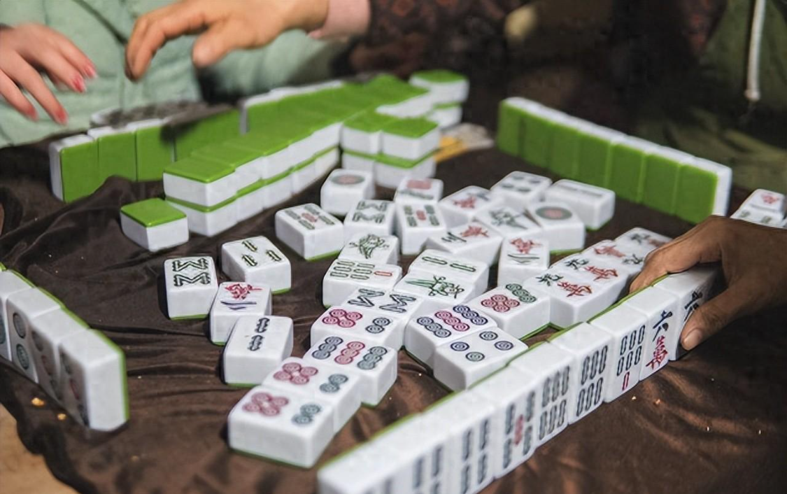 九游娱乐-10年麻将馆老板囗述：凡是爱打麻将的，没有一个人日子是过得好的
